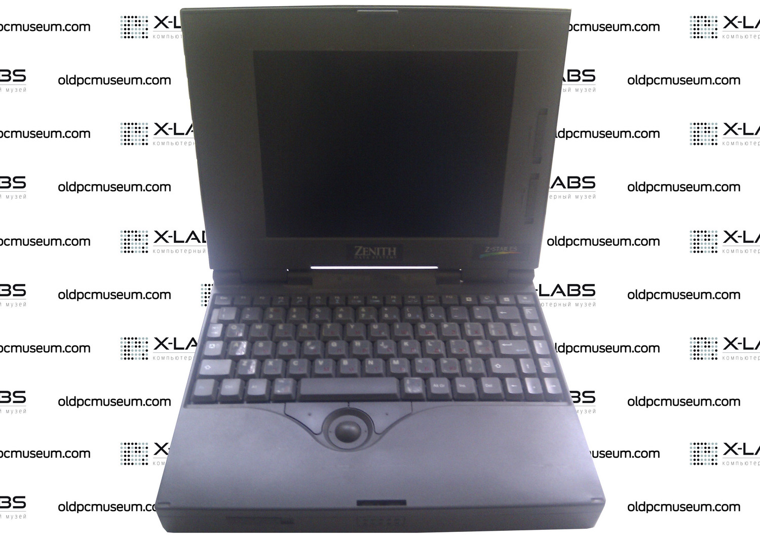 Zenith Z-Star ES i486dx2-50 notebook opened